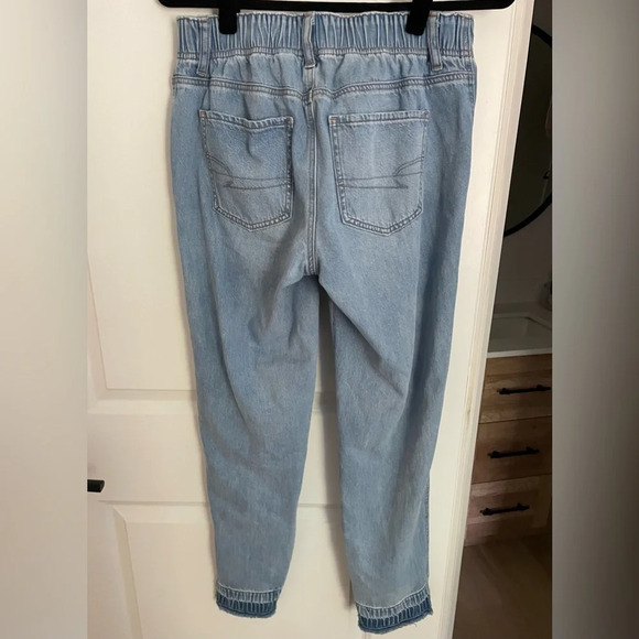 AE Light Wash Ankle Jeans - Picture 5 of 6